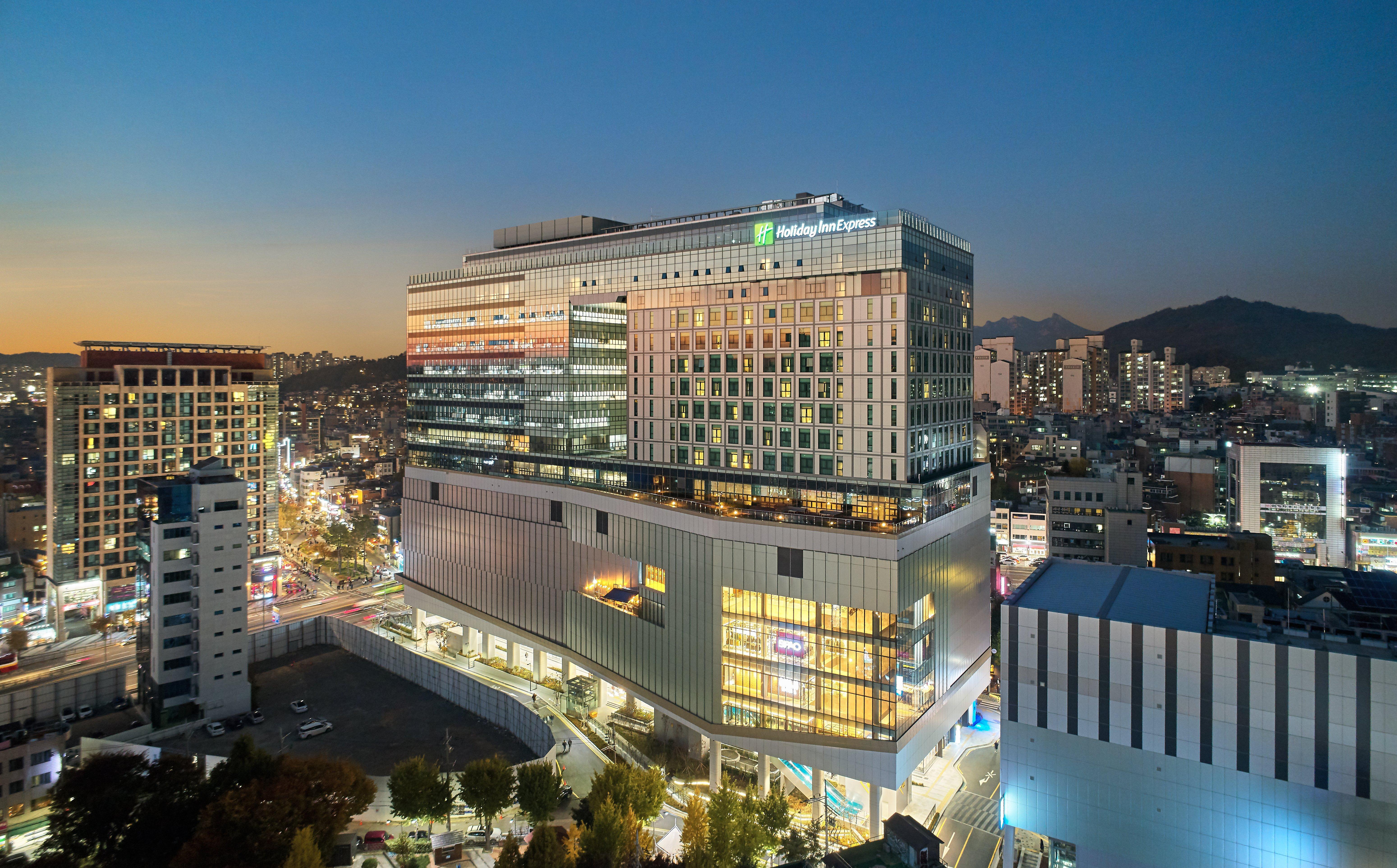 Holiday Inn Express Seoul Hongdae, An Ihg Hotel Екстериор снимка